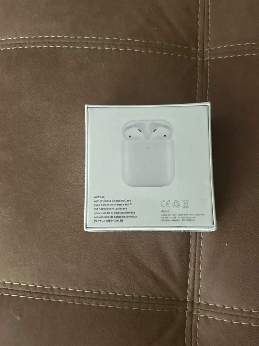 Apple White Wireless Earbuds with Charging Case - True Wireless Bluetooth